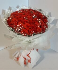 Fresh Roses & Baby’s Breath Bouquet